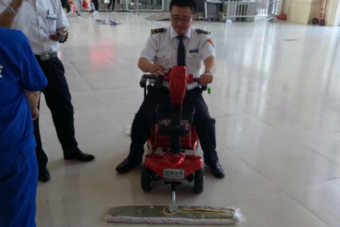 辦公樓商場四輪電動(dòng)塵推車101